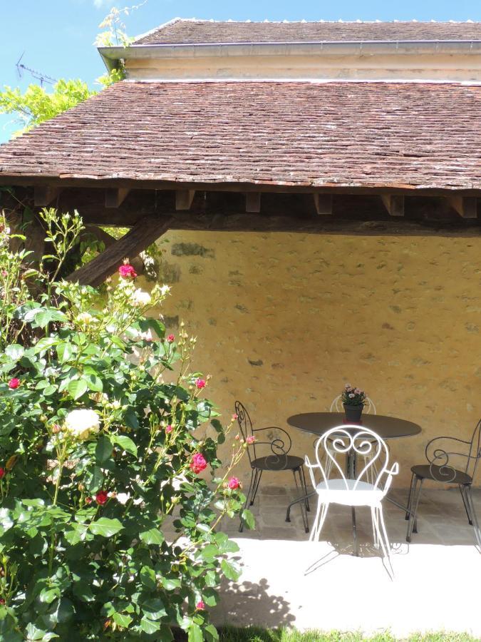 Ilot Bonheur Hotel Ury Екстериор снимка