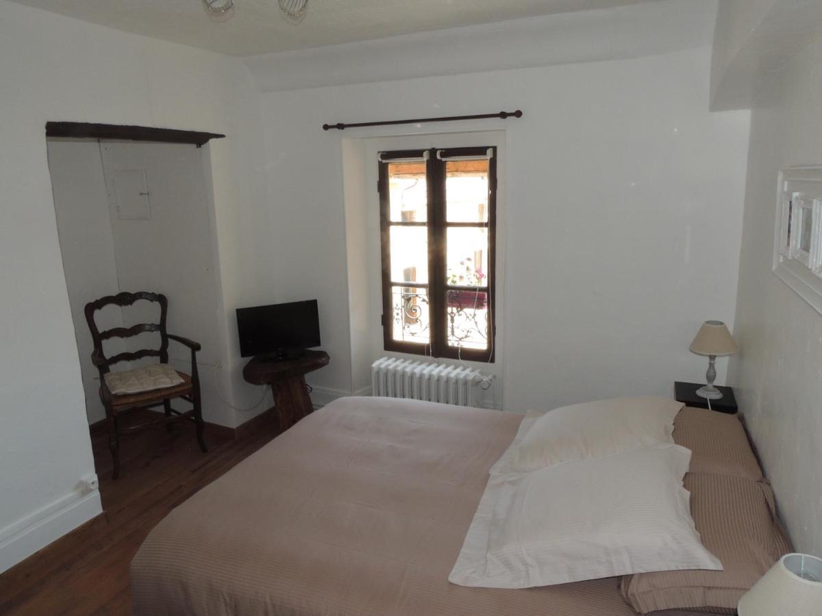 Ilot Bonheur Hotel Ury Екстериор снимка