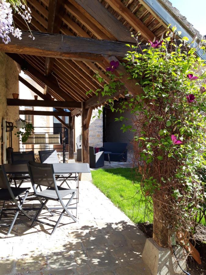 Ilot Bonheur Hotel Ury Екстериор снимка