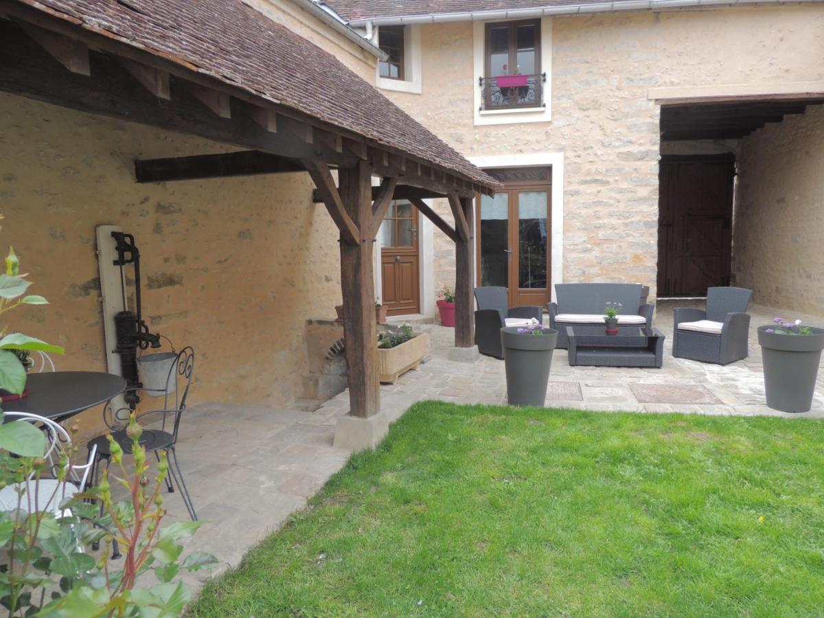 Ilot Bonheur Hotel Ury Екстериор снимка